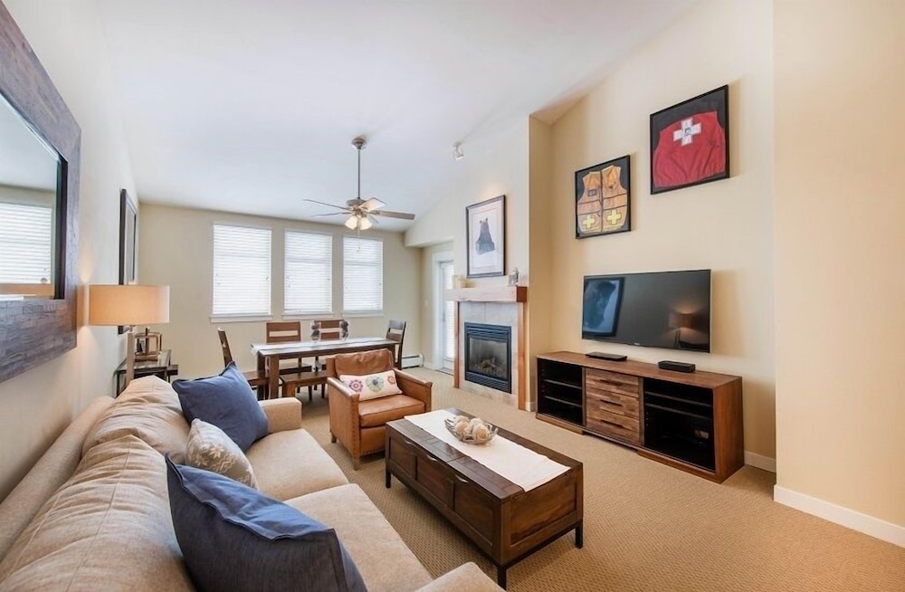 Condo, 2 Bedrooms photo 1
