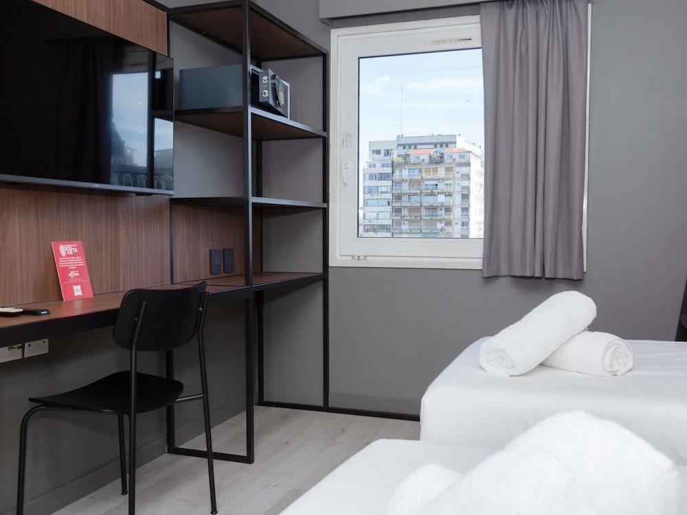 Standard Room, Multiple Beds photo 2