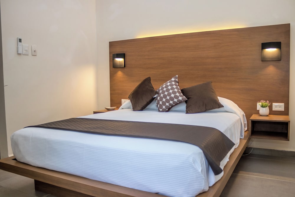 Superior Room, 1 Queen Bed, Non Smoking, Private Bathroom — the supplier's photographs — photo 3