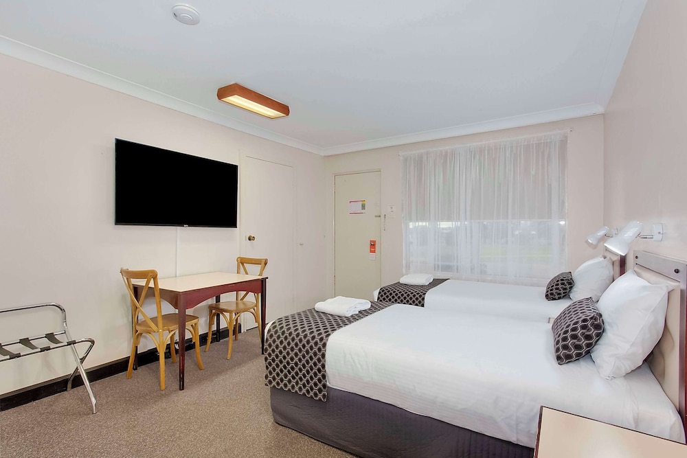 Standard Room, 2 Twin Beds, Non Smoking - Photo 2