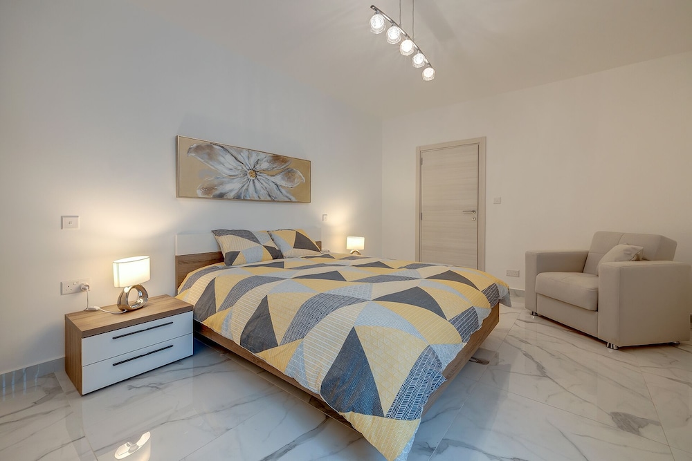 Apartment (2 Bedrooms) photo 2