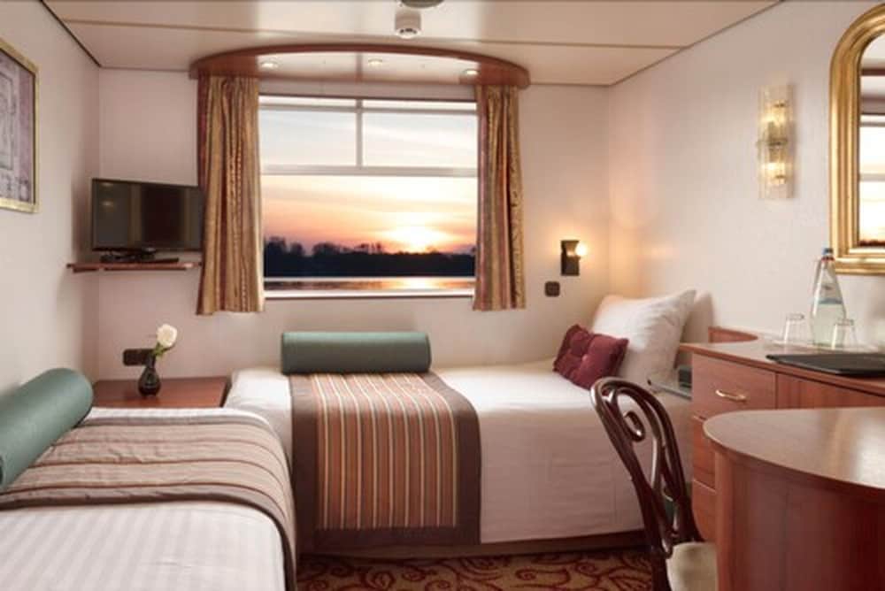 Standard Twin Room, River View