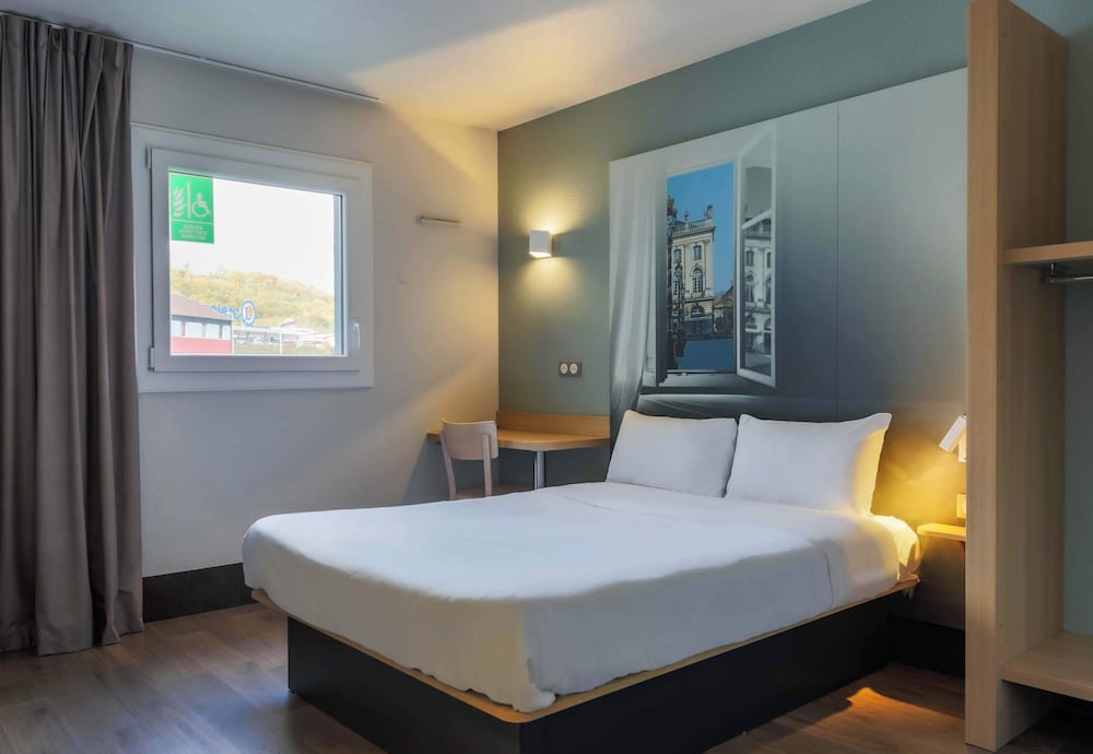 Double Room, Mobility Accessible - Photo 1
