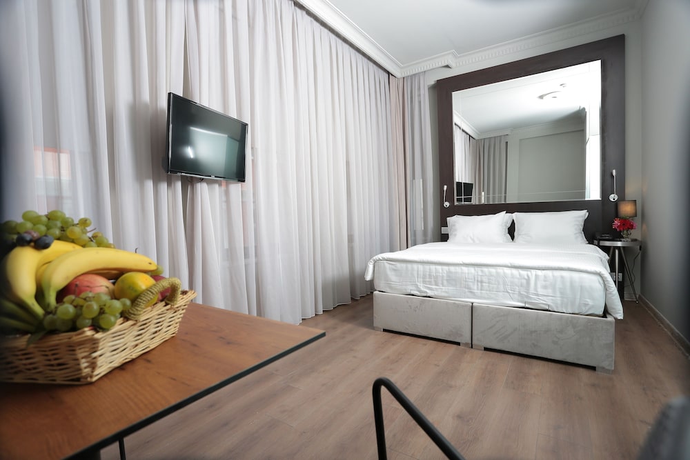 Deluxe Triple Room, 1 Bedroom, Non Smoking photo 2