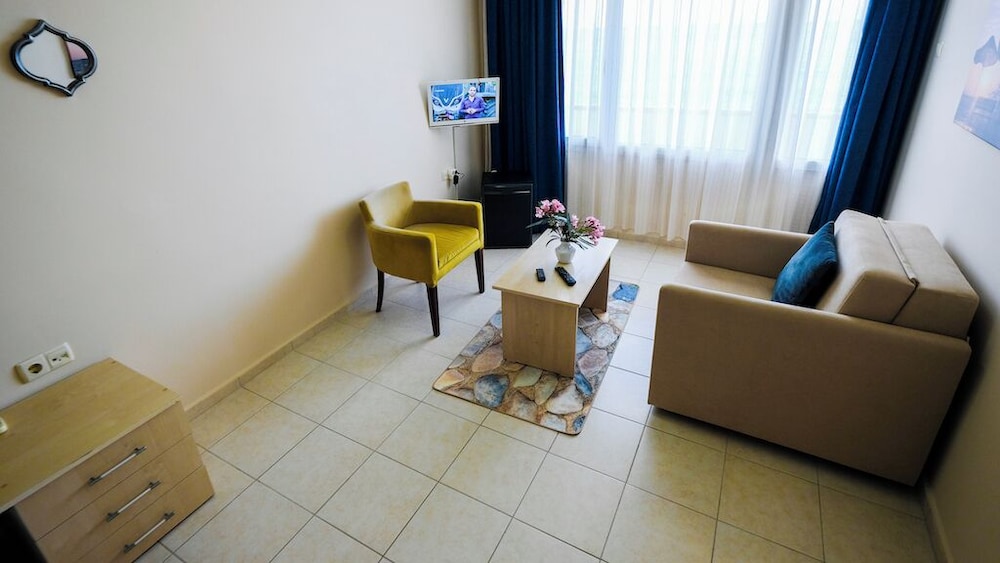 Deluxe Double or Twin Room, Balcony photo 2