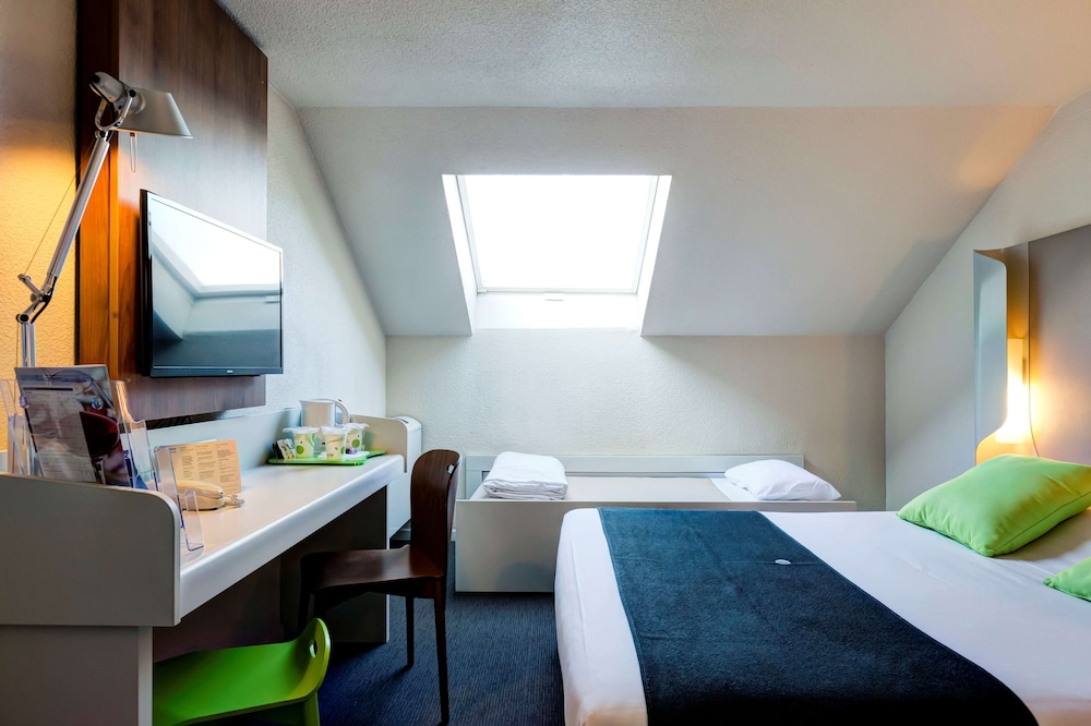 Standard Room, Multiple Beds - Photo 4