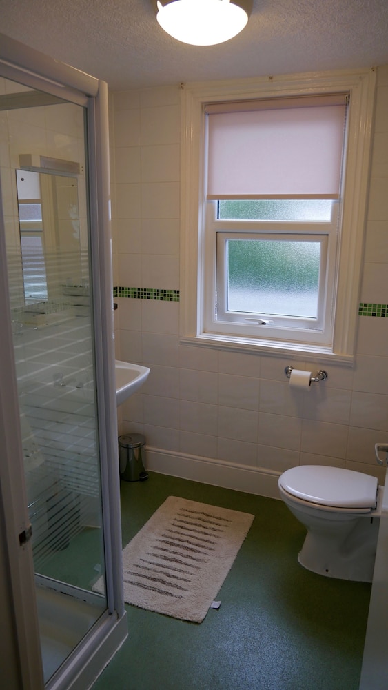Family Room, Ensuite photo 2