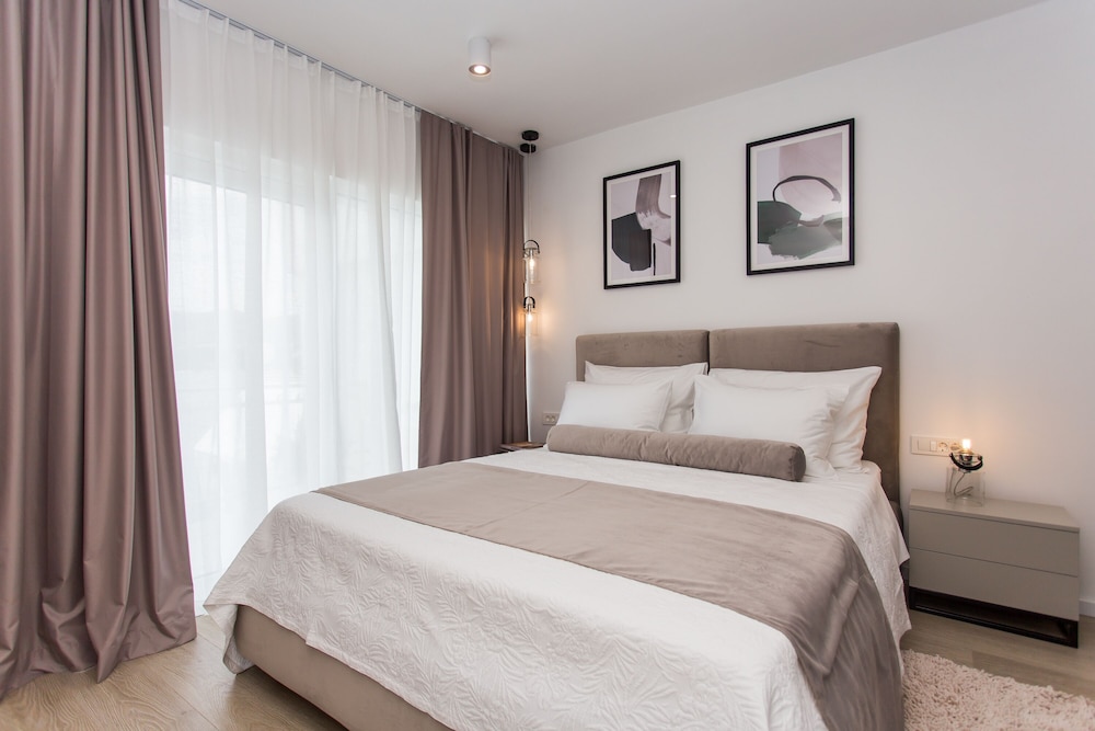 Comfort Apartment (Yellow) photo 1