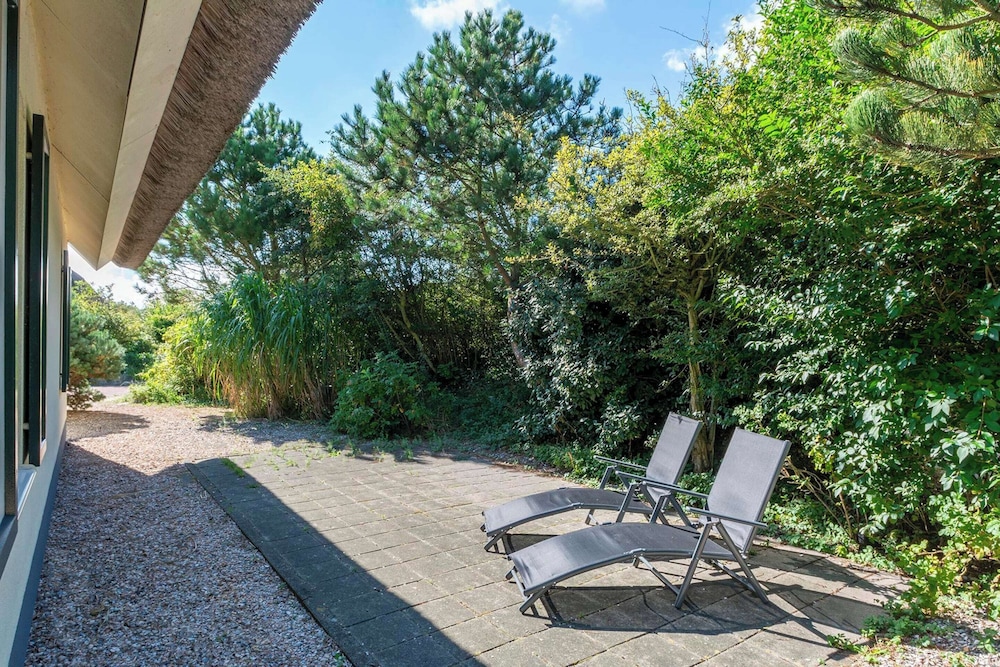 Villa photo 2
