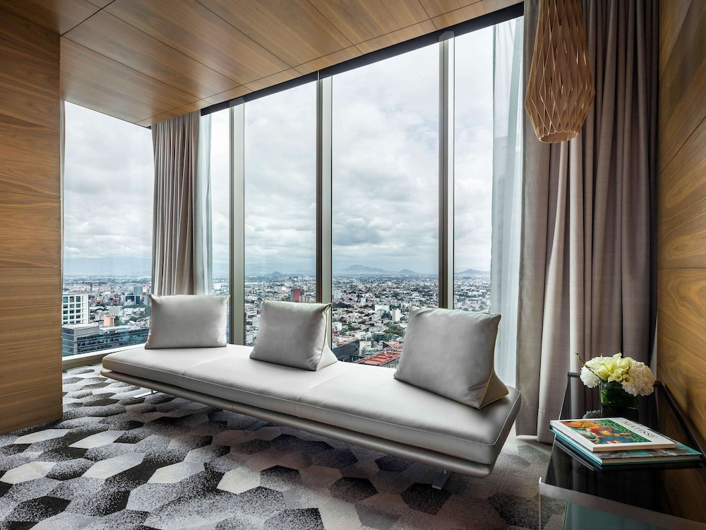 Junior Suite Executive Floor, Club Millésime Access, 1 King Bed, Reforma View thumbnail 5