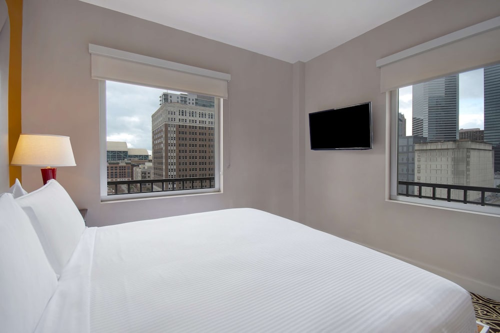 Suite, 1 King Bed, Non Smoking - Photo 5