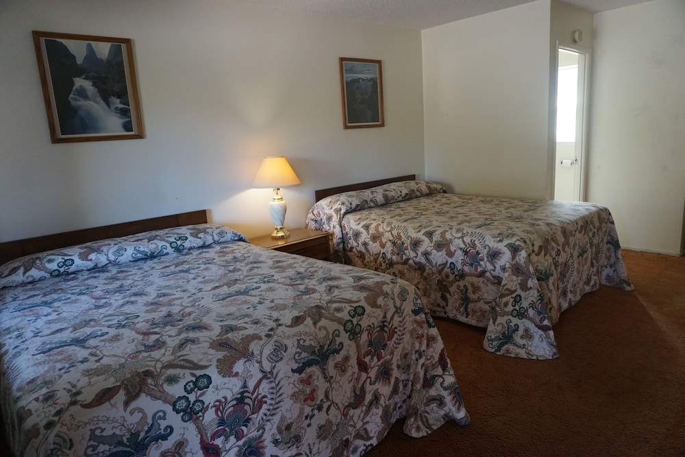 Standard Room, 2 Double Beds photo 1