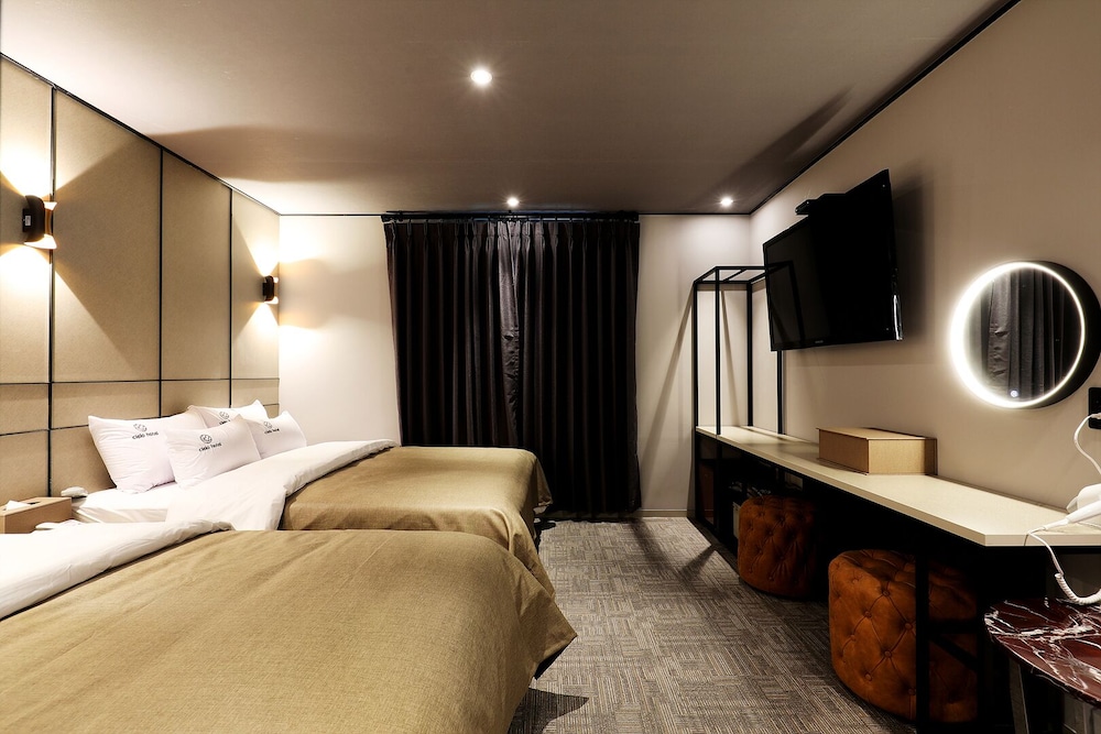 Twin Room - Photo 4