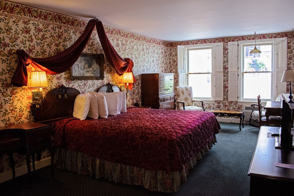 Deluxe Single Room, 1 King Bed (Whirlpool bath) photo 1