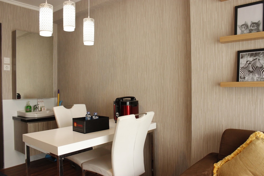 Room - Photo 20