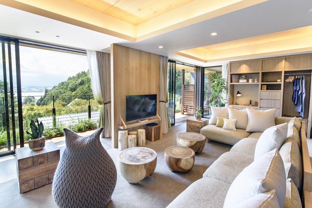 FUFU Luxury Suite Twin photo 2