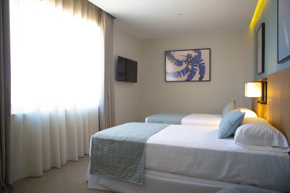 Deluxe Room (Twin) - Photo 8