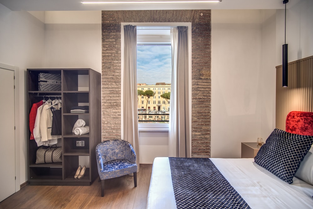 Superior Double or Twin Room, City View photo 2