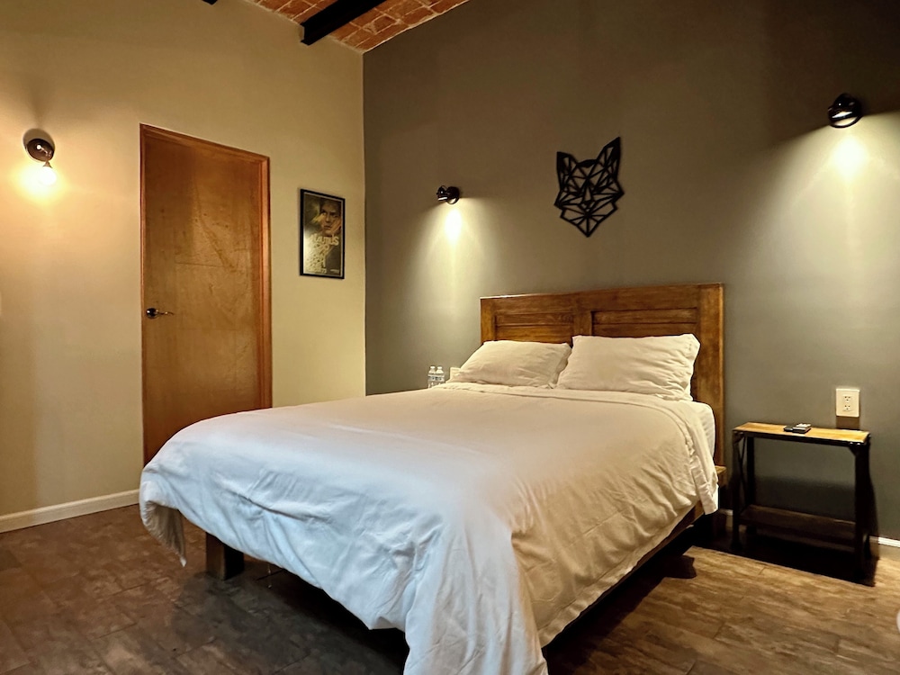 Business Room, 1 Queen Bed photo 1