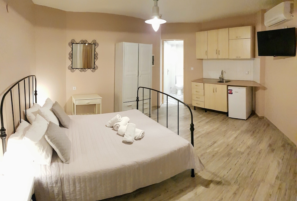 Apartment, Garden View, Ground Floor photo 3
