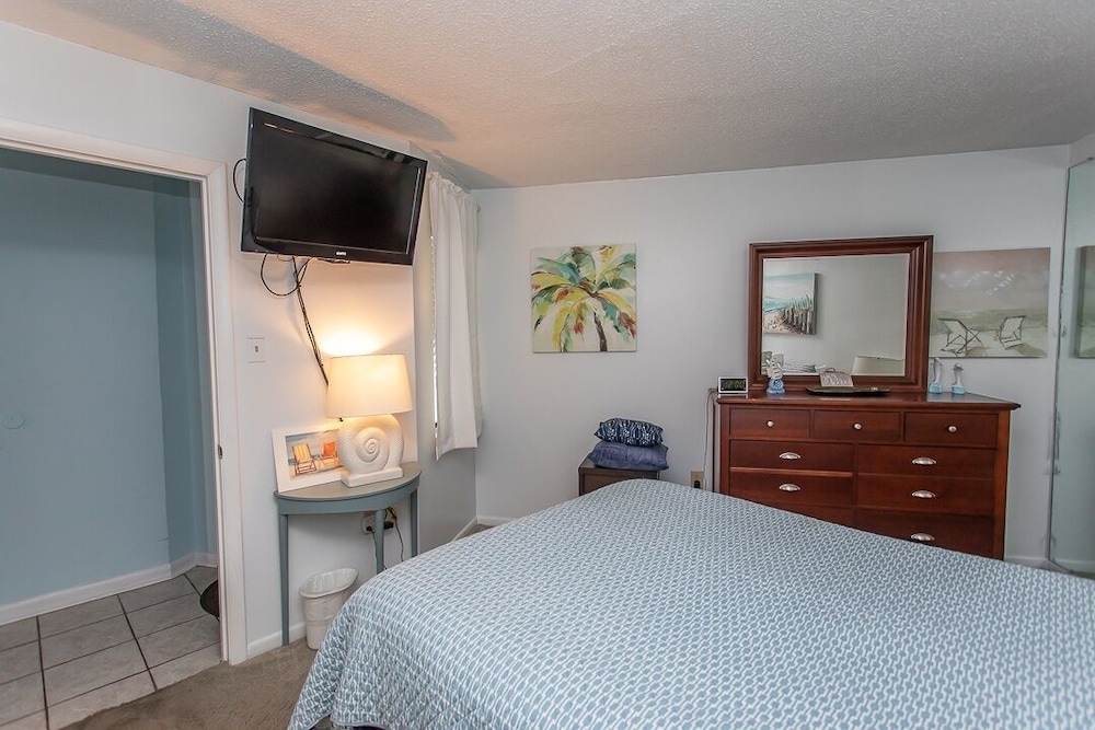 Condo, 2 Bedrooms photo 2