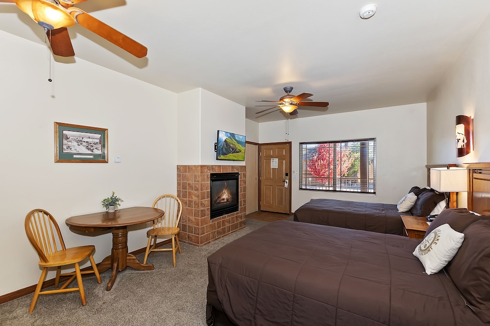 Premium Room, 2 Queen Beds photo 2