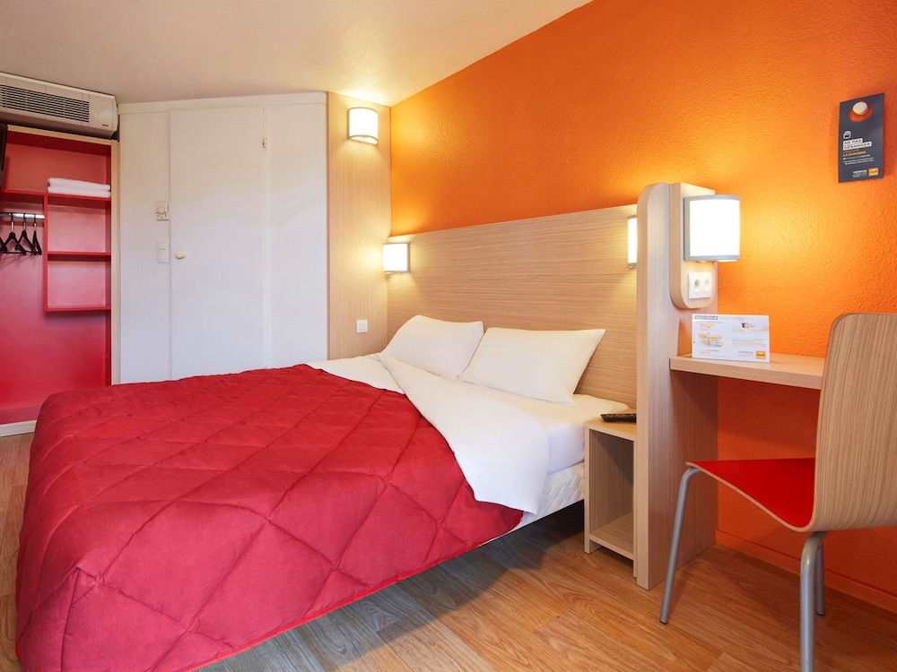 Standard Room, 2 Twin Beds - Photo 1
