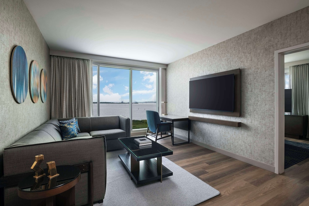 Suite (Regency) photo 1