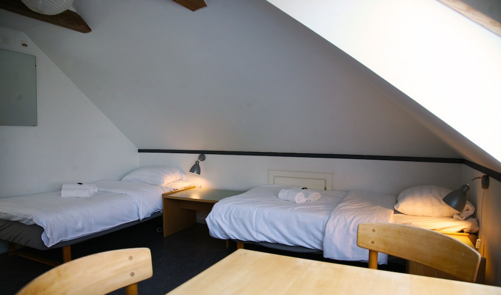 Traditional Quadruple Room, Shared Bathroom photo 3