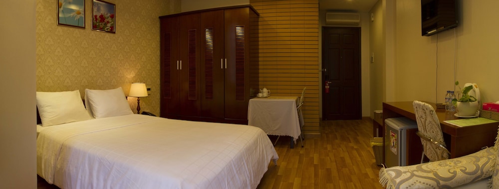 Deluxe Double Room, City View photo 3