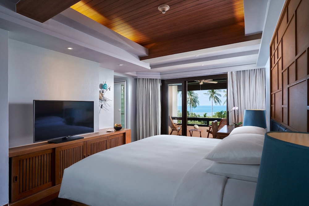 Room, 1 King Bed, Sea View (Balcony) - Photo 1
