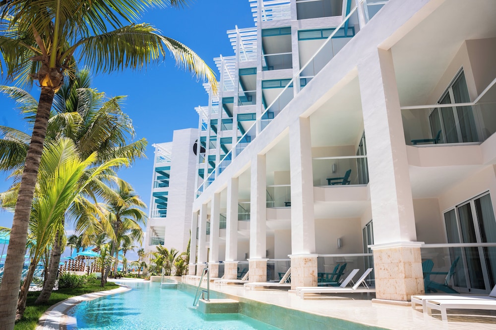 Suite, 1 King Bed (paradise Swim-up)