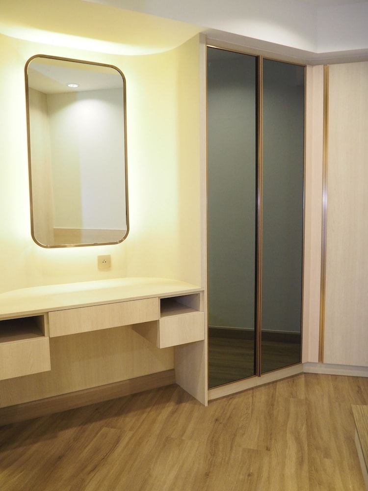 Presidential Suite, 4 Pax photo 2