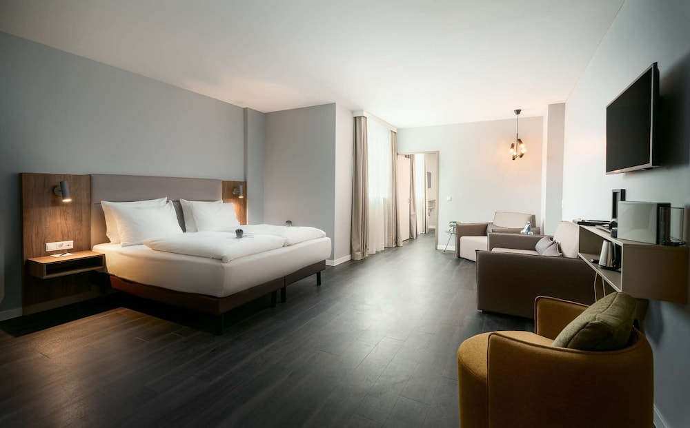 Suite - Photo 4