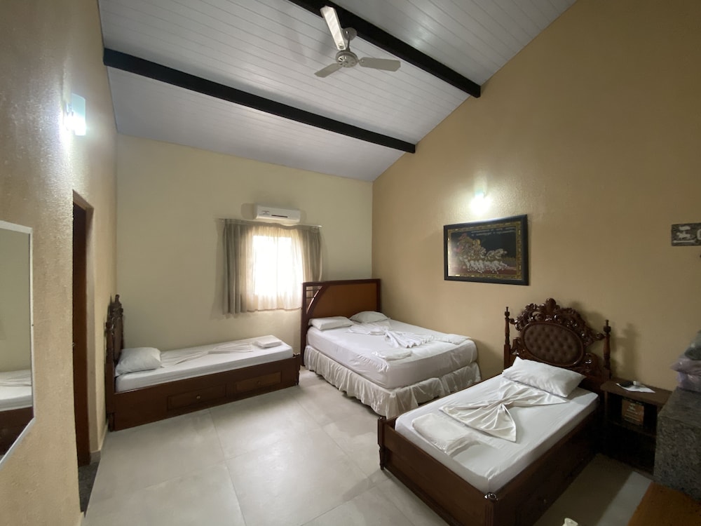 Classic Quadruple Room