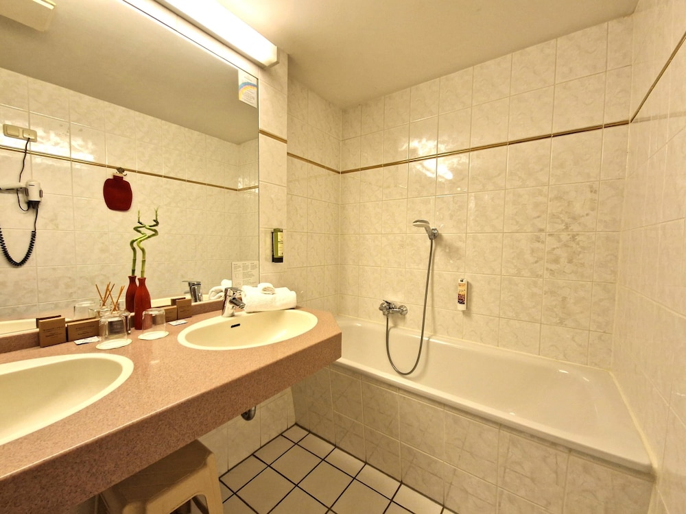 Comfort Suite photo 2