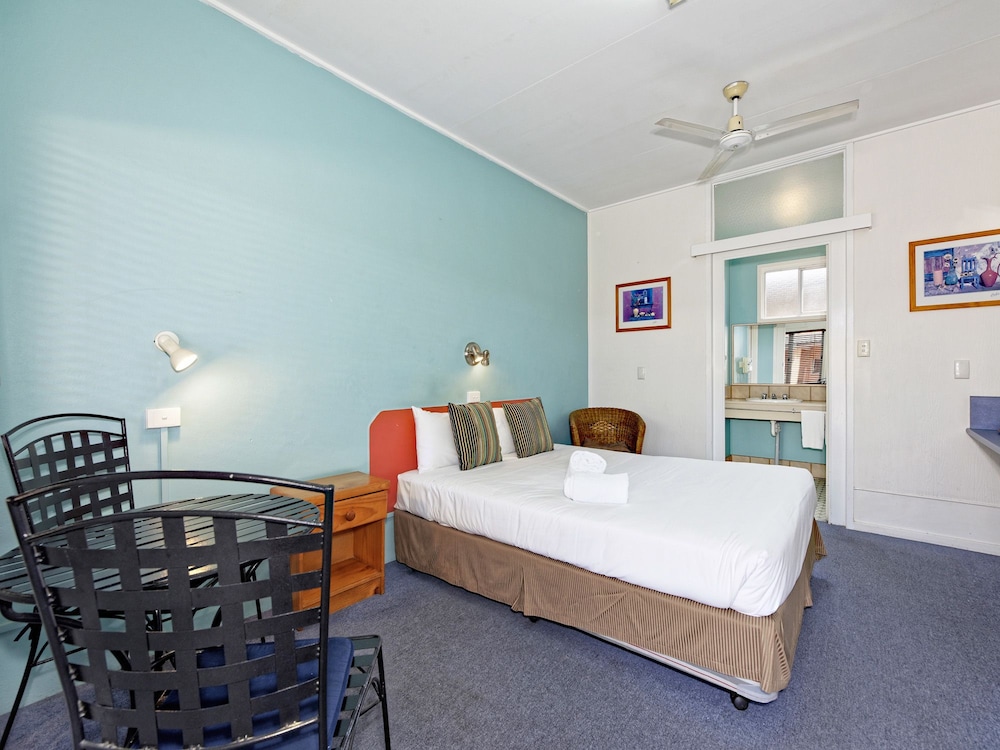 Standard Room, 1 Queen Bed, Non Smoking photo 1