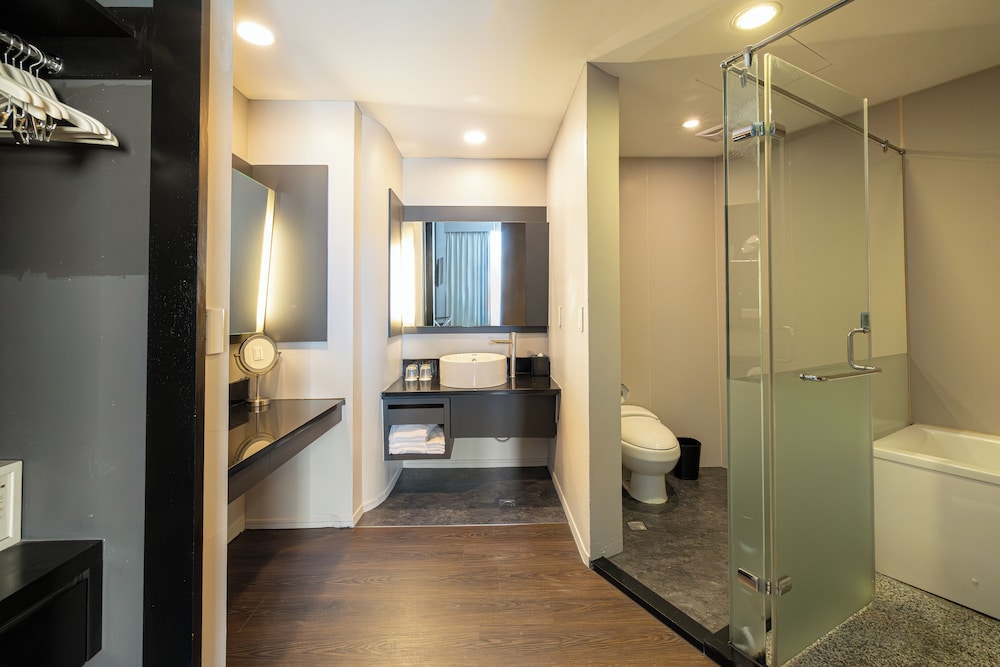 Deluxe Quadruple Room photo 2