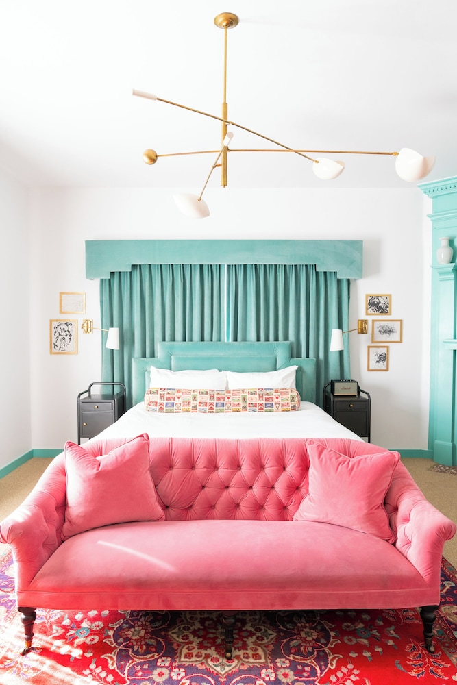 Grand Room, 1 King Bed (9 - Historic) - Photo 1
