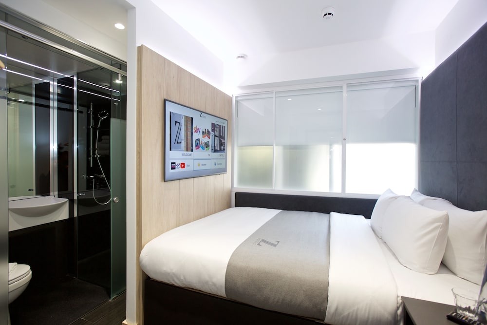 Club Queen Room photo 2