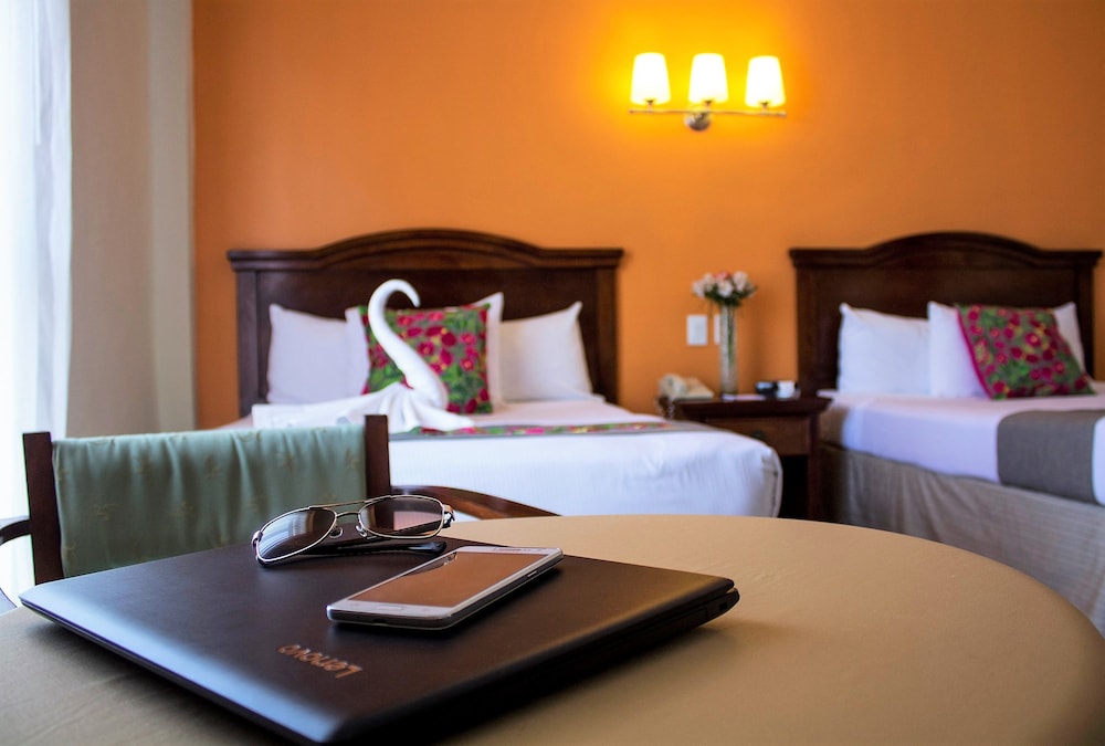 Junior Suite, 2 Double Beds - Photo 6