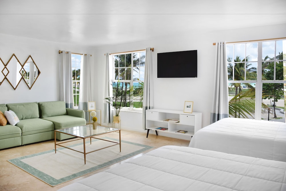 Premium Studio Suite, 2 Queen Beds - Photo 12