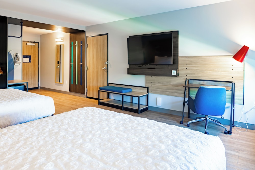 Room, 2 Queen Beds, Accessible (Hearing)
