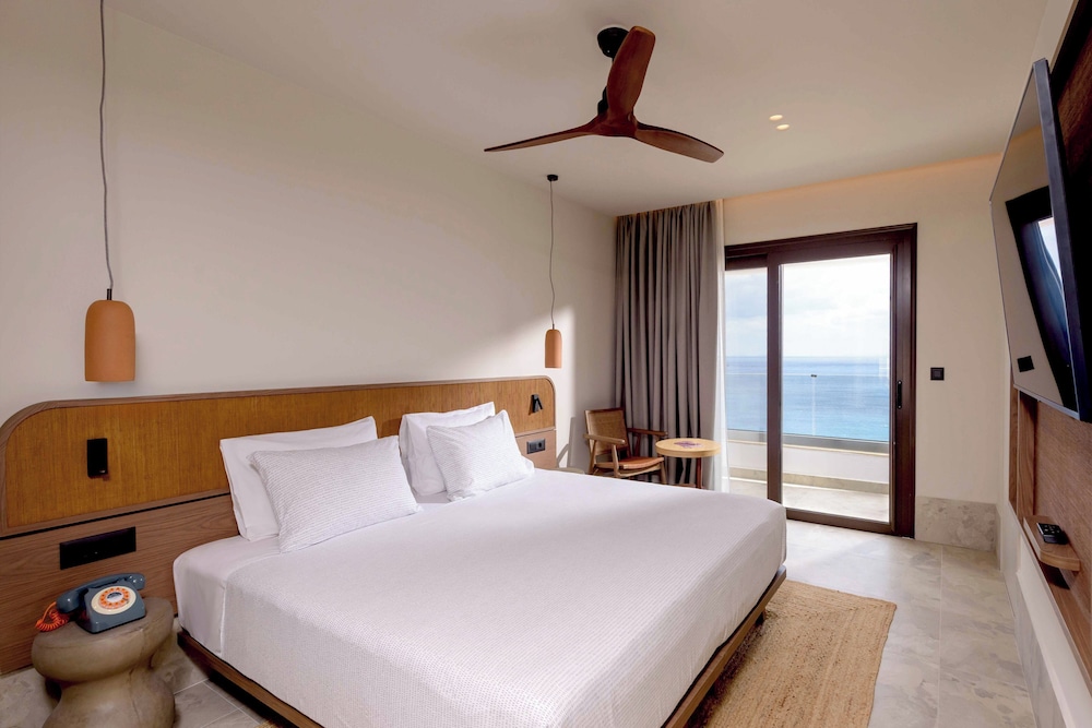 Innside Room Sea View - Photo 23
