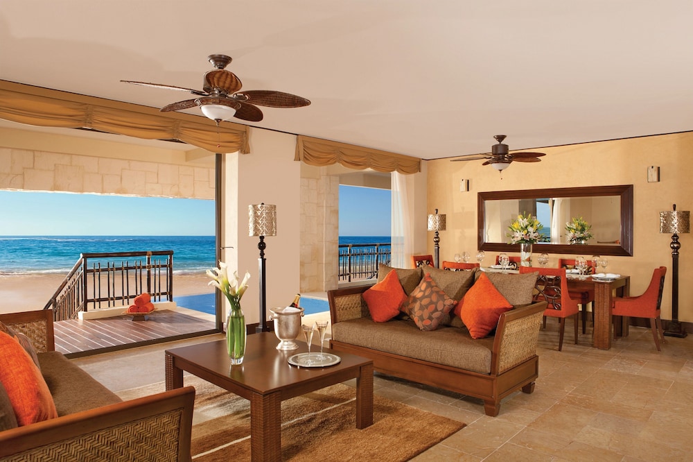 Preferred Club Ocean Front Governor Suite - Photo 4