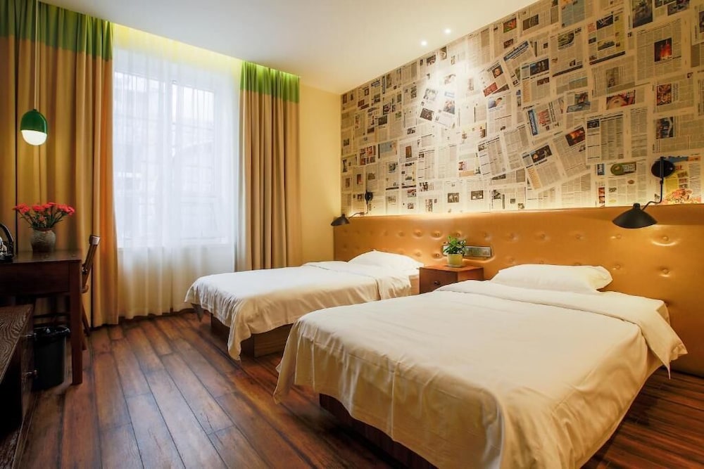 Luxury Room, Multiple Beds, Non Smoking photo 1
