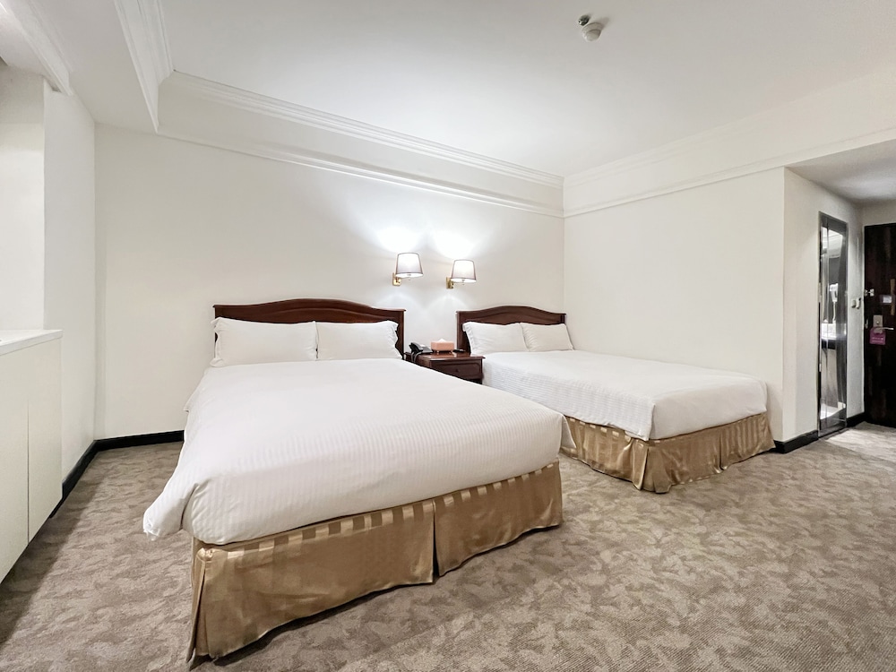 Standard Quadruple Room, No Windows photo 1