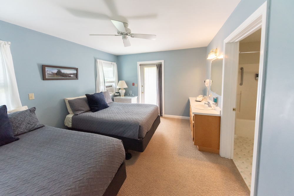 Double Room, 2 Double Beds, Garden View photo 1