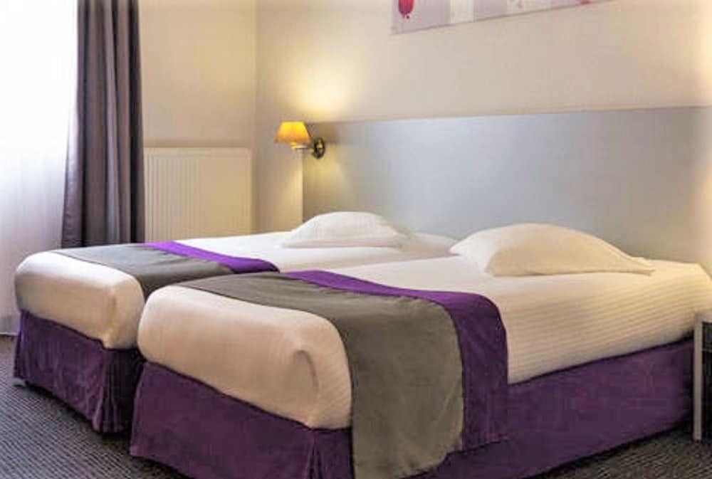 Standard Twin Room - Photo 3