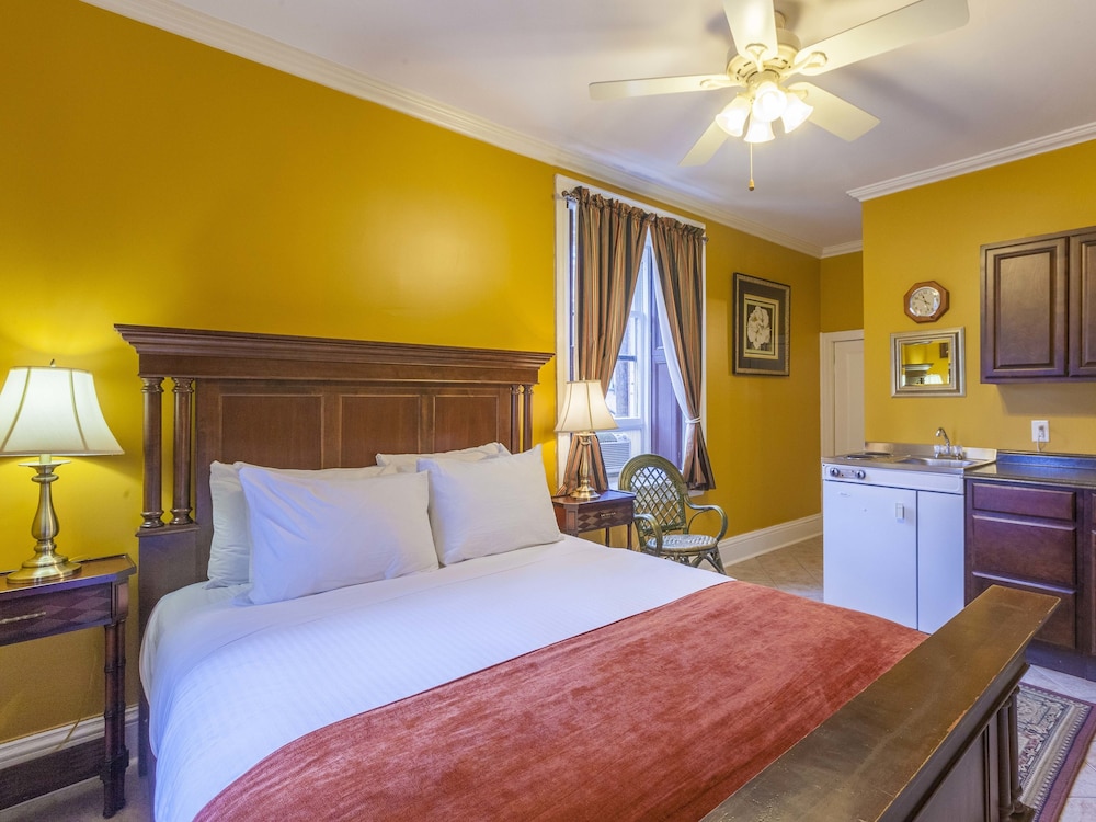 Superior Studio Suite, 1 Queen Bed photo 3